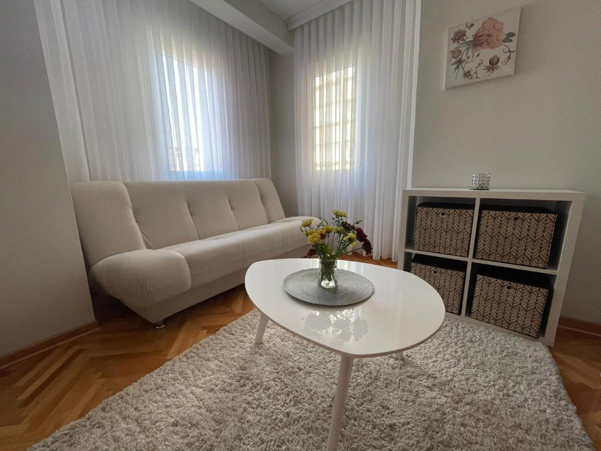 Apartman Filip Lux City Center Novi Pazar Exteriör bild